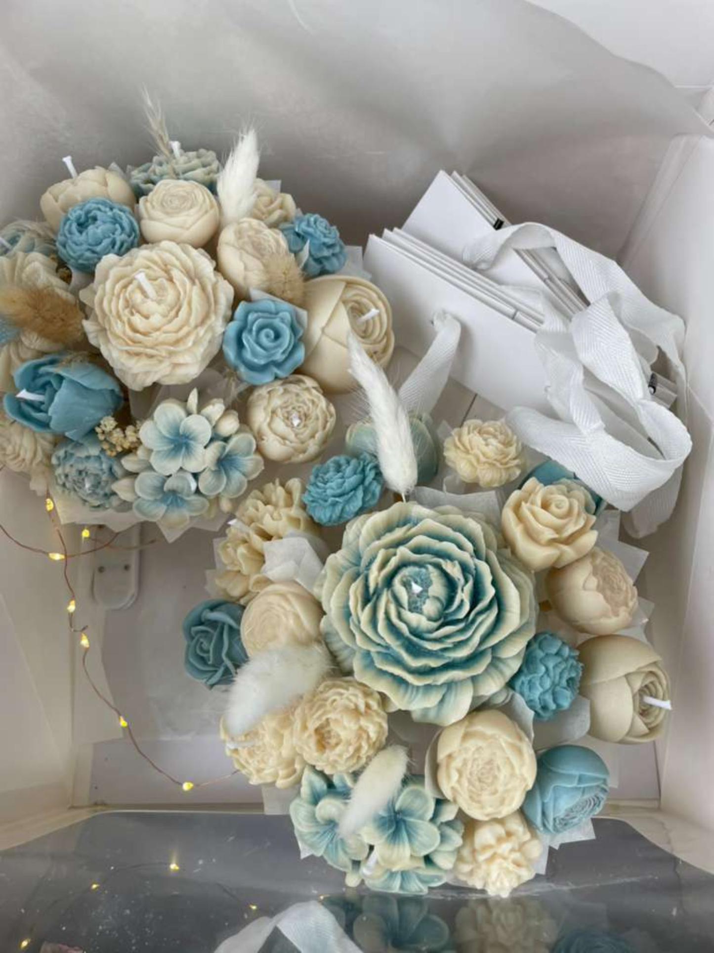 Classic Flower candles box | White and Blue